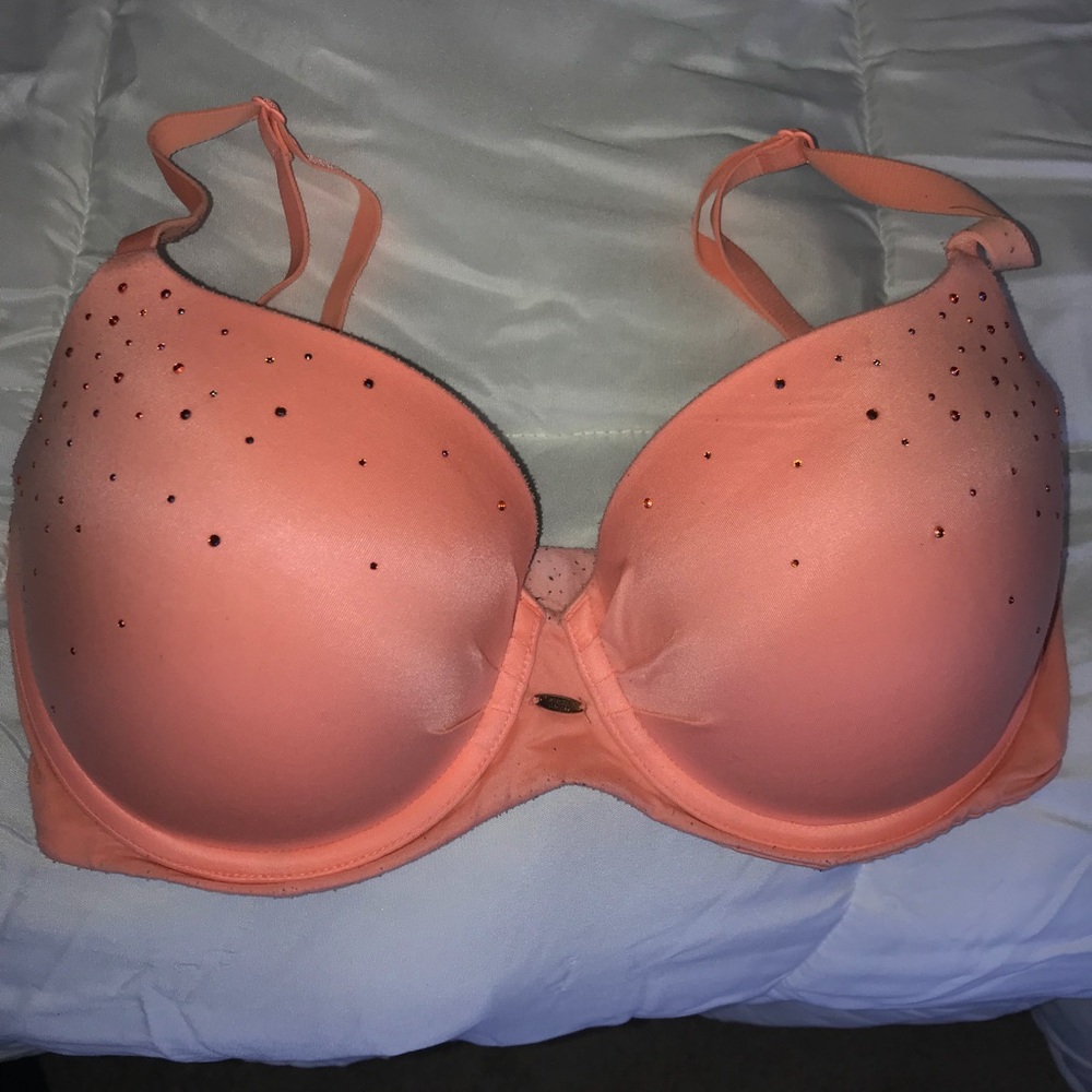 Victoria’s Secret Fabulous Bra 32DDD
